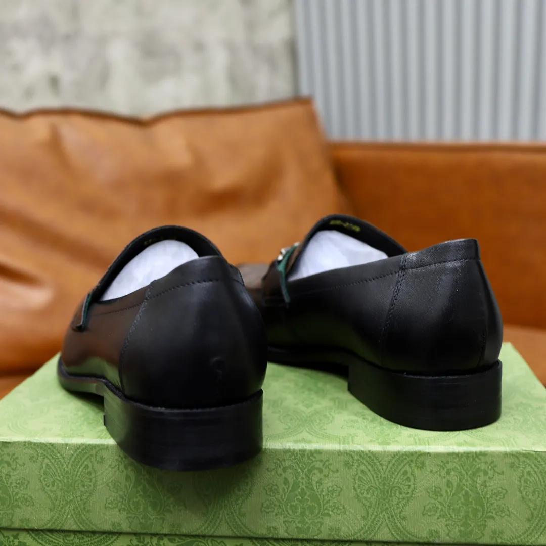 Men's shoes: 250🙅‍♂️🙅‍♂️🙅‍♂️Niuli Brand: GUCCI Size: 38-44 (45 can be customized) Level: Counter classic Material: Original soft cowhide upper Comfortable cowhide lining Original lightweight outsole Style category: Business casual footwear Driving leather shoes Color: Actual picture color